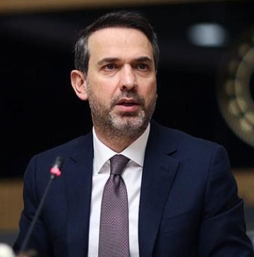 enerji bakanı alparslan bayraktar