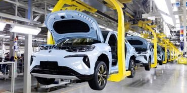 araba üretim hattı