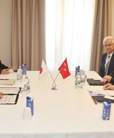 Ticaret Bakanı ile Japonya Sanayi ve Ticaret Bakanı İkili Görüşme