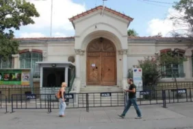 turkiye-ile-fransa-arasindaki-okul-anlasmazligi-krize-dondu-ogrenci-alinmayabilir-t6wj_cover