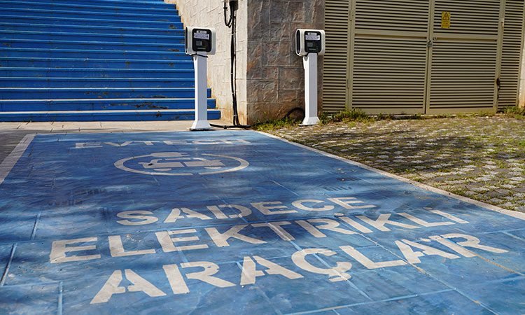 Elektrik Sarj İstasyonu