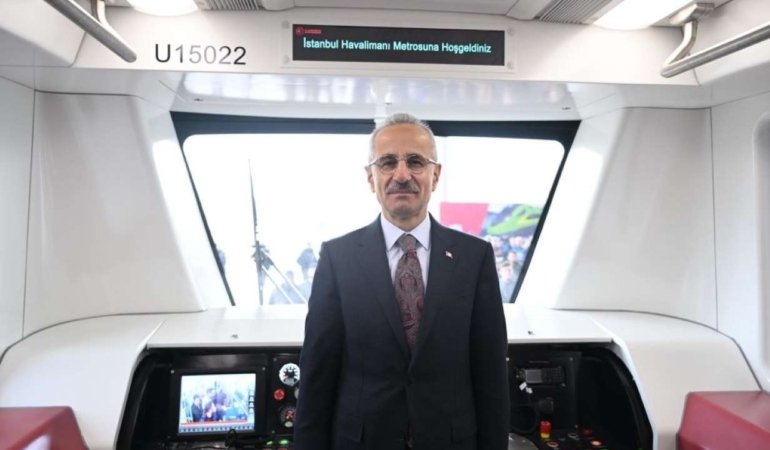 Uraloğlu: İstanbul Havalimanı’nda 3 pistte aynı anda 3 uçak iniş - kalkış yapabilecek 1 Abdulkadir Uraloğlu