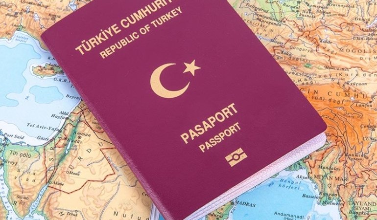 2025 Pasaport Endeksi: Singapur Zirvede, Türkiye 46. Sırada 6 pasaport