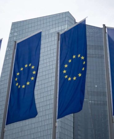 Avrupa-Hukumetleri-Borclanma-Vadelerini-Kisaltiyor-featured