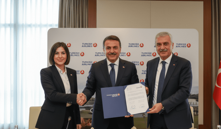 THY-Turkish-Airlines-Open-Icin-3-Yillik-Anlasma-Imzaladi-gemini