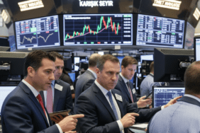 Wall-Streette-Endeksler-Ayristi-Zirveye-Yakin-Karisik-Seyir-gemini