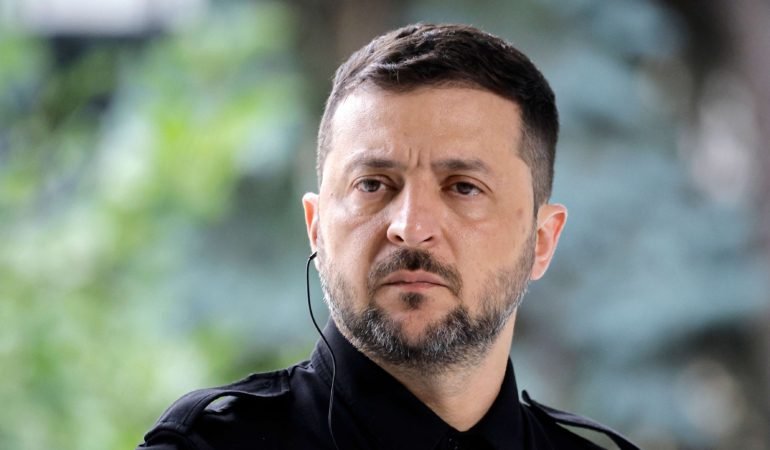Zelenskiy-Baris-Muzakerelerinde-En-Kritik-Engel-Toprak-featured