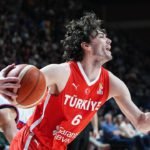 12-Dev-Adam-Sirbistan8217i-Deplasmanda-Devirdi-82-78-featured