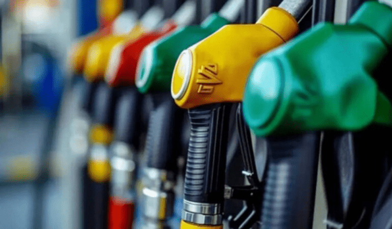 22 Şubat Akaryakıt Fiyatları: Benzin, Motorin ve LPG Kaç TL? 1 22-Subat-Akaryakit-Fiyatlari-Benzin-Motorin-ve-LPG-Kac-TL-featured