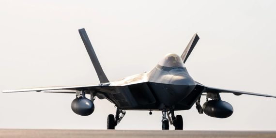 ABD’den İsrail’e F-22 hamlesi: 12 savaş uçağı üsse indi