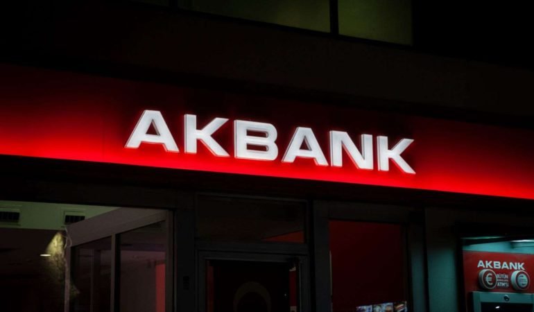 Akbank-Konsolide-Net-Karini-572-Milyar-TL-Olarak-Acikladi-featured