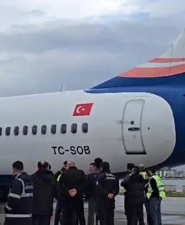 Antalya-Havalimani8217nda-Ucak-Kazasi-175-Yolcu-Tahliye-Edildi-featured