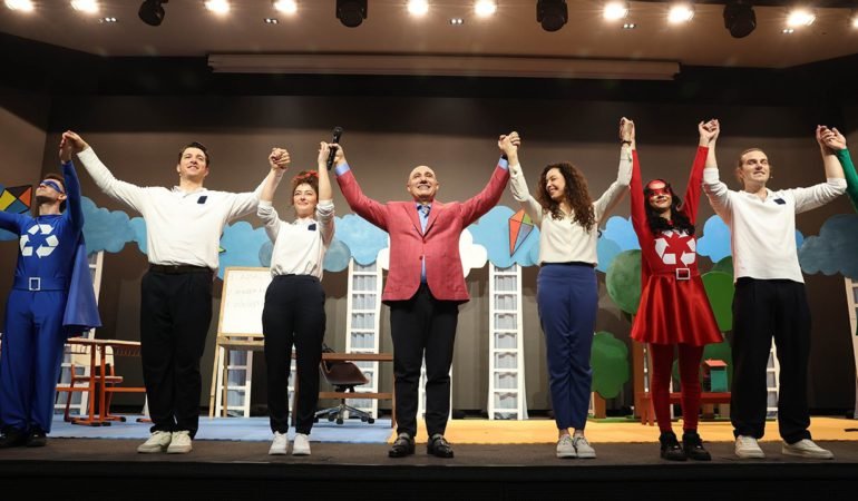 Halkbank-Cocuk-Tiyatrosu-Perde-Dedi-Super-Kahramanlar-featured