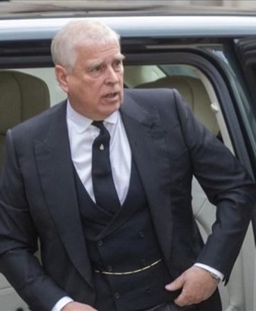 Ingiliz-Kraliyetinde-Sok-Eski-Prens-Andrew-Gozaltina-Alindi-featured