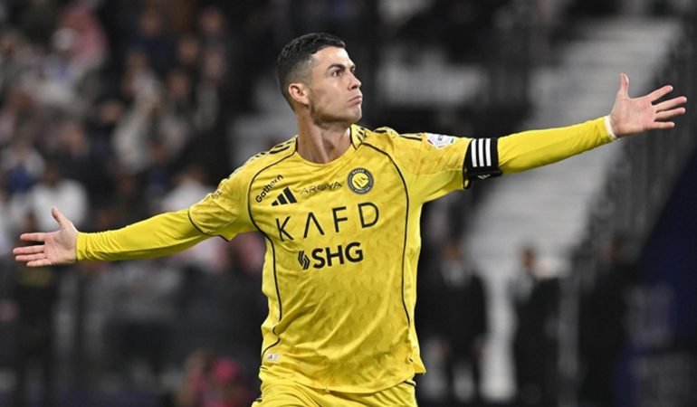 Ronaldo-Ayrilik-Iddialarina-Yanit-Verdi-Burada-Cok-Mutluyum-featured