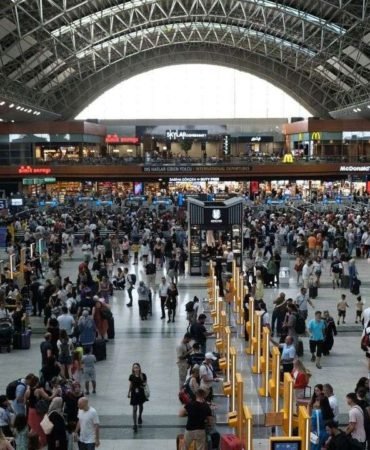 Sabiha-Gokcen-Avrupa8217da-Yolcu-Artisinda-Lider-Oldu-featured