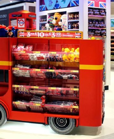 WH-Smith-76-milyon-sterline-satildi-232-yillik-devir-kapandi-featured