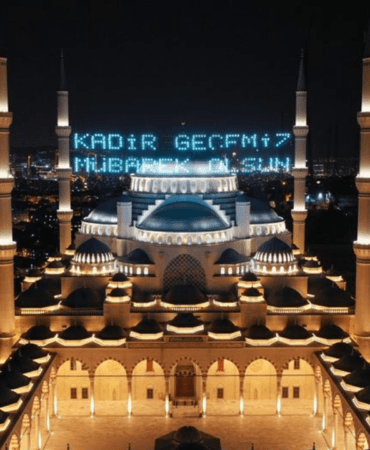 2026-Kadir-Gecesi-Icin-En-Anlamli-ve-Yeni-Kutlama-Mesajlari-featured