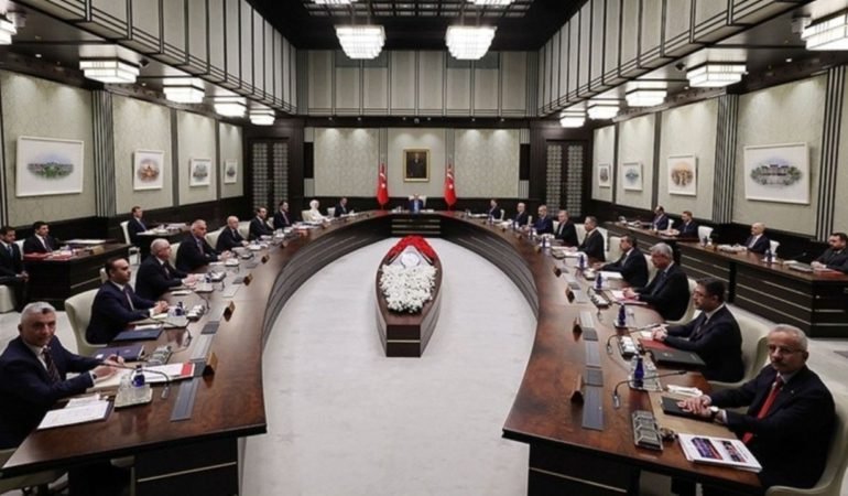 24 Mart Kabinesi Toplanıyor: Orta Doğu Krizi ve Ekonomi Masada 1 24-Mart-Kabinesi-Toplaniyor-Orta-Dogu-Krizi-ve-Ekonomi-Masada-featured