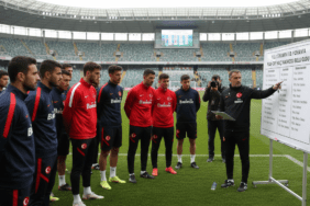 A-Milli-Takimin-Romanya-Play-Off-Maci-Kadrosu-Belli-Oldu-gemini