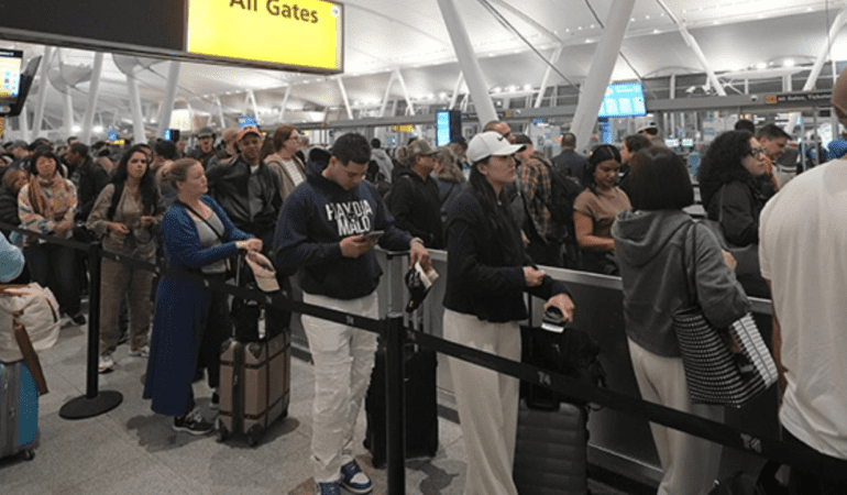 ABD-Havalimanlarinda-Personel-Krizi-Bekleme-Sureleri-Rekorda-featured