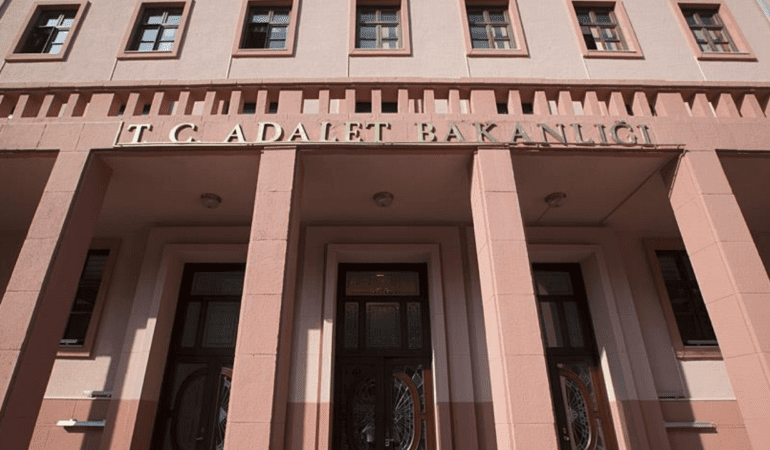 Adalet-Bakanligi-15-Bin-Personel-Alimi-Basvurular-Ne-Zaman-featured