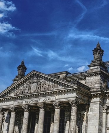 Alman-Enflasyonu-Beklentilerin-Altinda-Ama-Hedefin-Uzerinde-27-featured