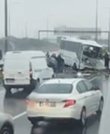 Basaksehir8217de-Polisi-Tasiyan-Servis-Kaza-Yapti-1-Sehit-16-Yarali-featured