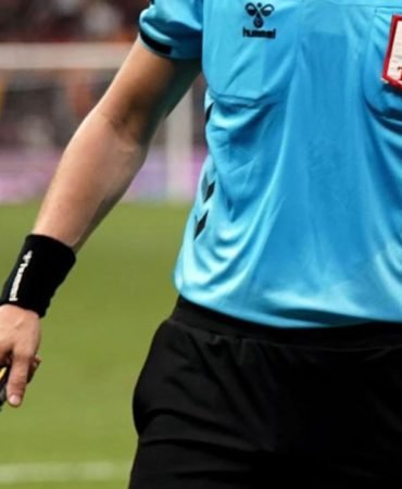 Beşiktaş ve Galatasaray Derbisinde Düdük Çalacak İsim Açıklandı 3 Besiktas-ve-Galatasaray-Derbisinde-Duduk-Calacak-Isim-Aciklandi-featured