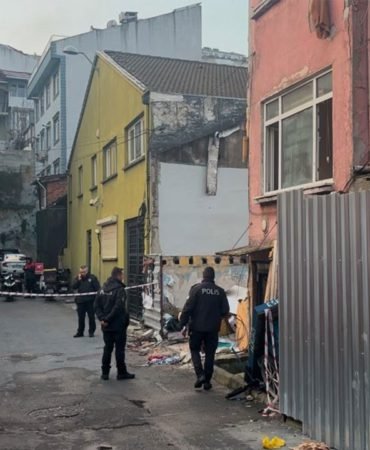 Beyoglu8217nda-Yurek-Yakan-Yangin-Bir-Bebek-Hayatini-Kaybetti-featured