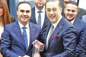 Denizli-Model-Fabrika-Acildi-Sanayide-Verimlilik-Devrimi-featured