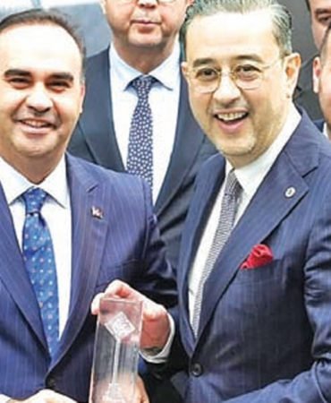 Denizli-Model-Fabrika-Acildi-Sanayide-Verimlilik-Devrimi-featured