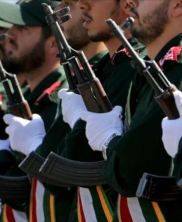 Devrim Muhafızları'nın Yeni Komutanı Ahmet Vahidi Oldu 2 Devrim-Muhafizlari8217nin-Yeni-Komutani-Ahmet-Vahidi-Oldu-featured