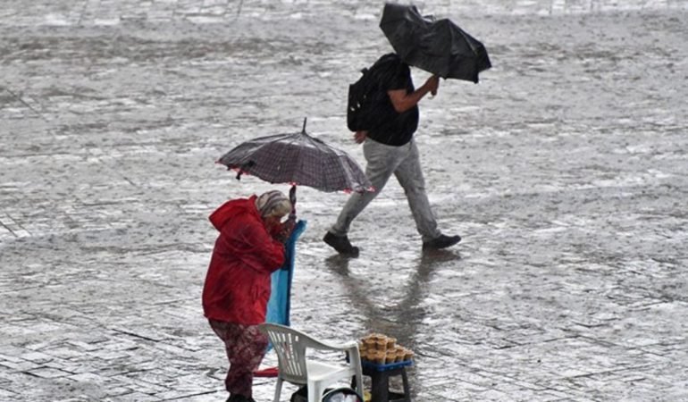 Ege-ve-Akdeniz8217de-Alarm-Siddetli-Yagis-ve-Firtina-Geliyor-featured