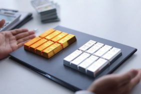 Guclenen-Dolar-ve-Petrol-Altin-Fiyatlarini-Baskiladi-featured