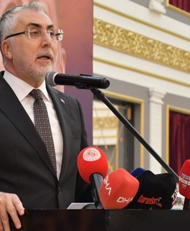 İmalat Sektörüne 50 Milyar TL'lik Destek Trabzon'da Açıklandı 4 Imalat-Sektorune-50-Milyar-TL8217lik-Destek-Trabzon8217da-Aciklandi-featured
