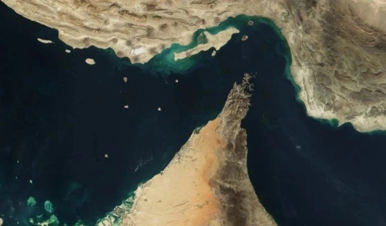 Iran8217dan-Pakistan-Bayrakli-Gemilere-Hurmuz-Gecis-Izni-featured