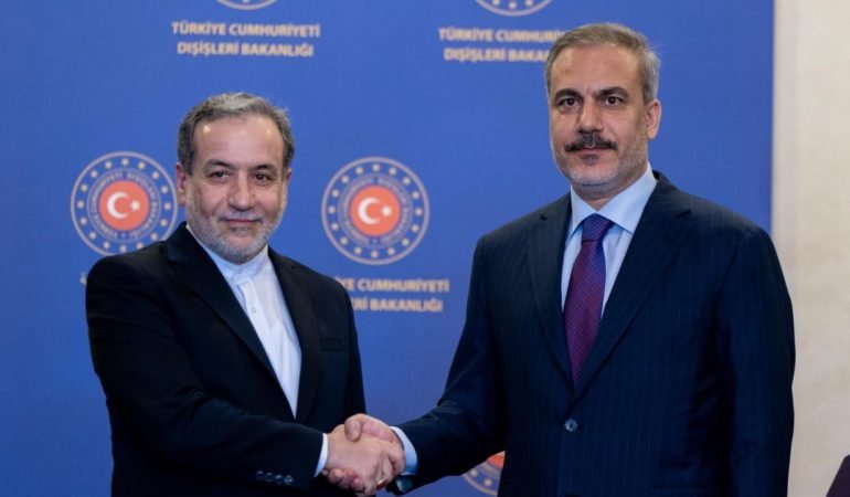 Islamabad-Zirvesi-Fidan-ve-Mevkidaslarindan-Kritik-Gorusme-featured