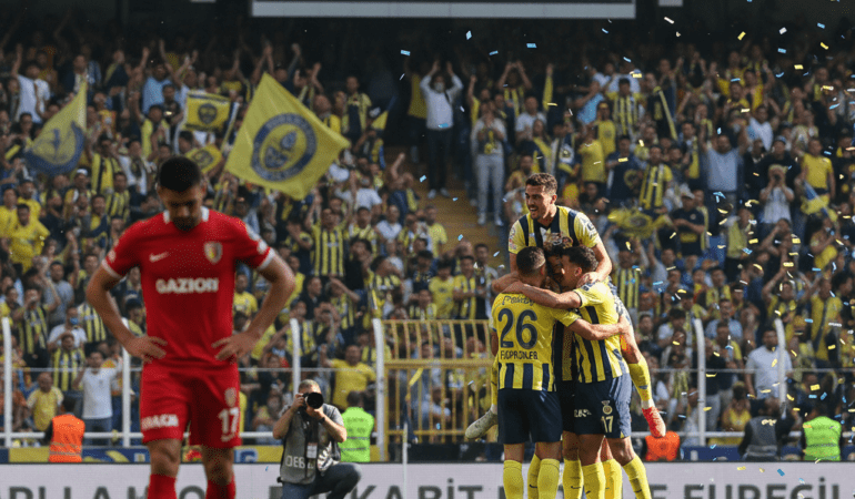 Kadikoydeki-Macta-Fenerbahce-4-1-Gaziantep-FK-gemini