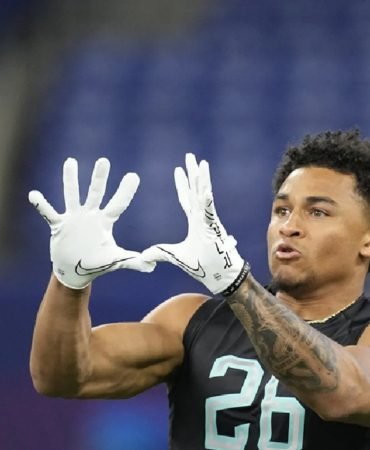 NFL'de Rekor: Trent McDuffie'den 124 Milyon Dolarlık İmza 3 NFL8217de-Rekor-Trent-McDuffie8217den-124-Milyon-Dolarlik-Imza-featured