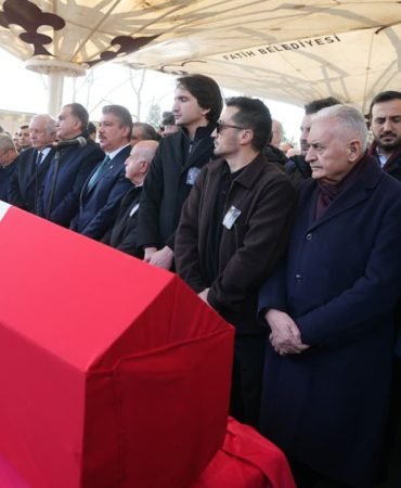 Tarihci-Ilber-Ortayli-Istanbul8217da-Son-Yolculuguna-Ugurlandi-featured