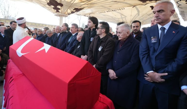 Tarihci-Ilber-Ortayli-Istanbul8217da-Son-Yolculuguna-Ugurlandi-featured