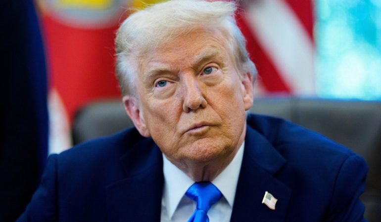 US President Trump shares remarks in the Oval Office
