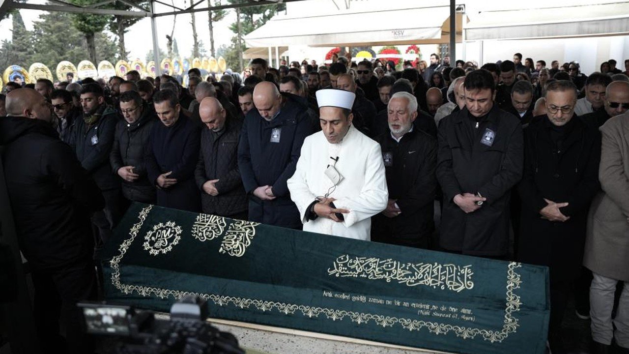 Yapimci-Erol-Kose-son-yolculuguna-huzunle-ugurlandi-featured