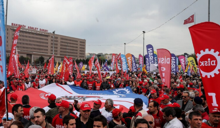 1-Mayis-okullar-tatil-mi-Cuma-gunu-tatil-mi-featured