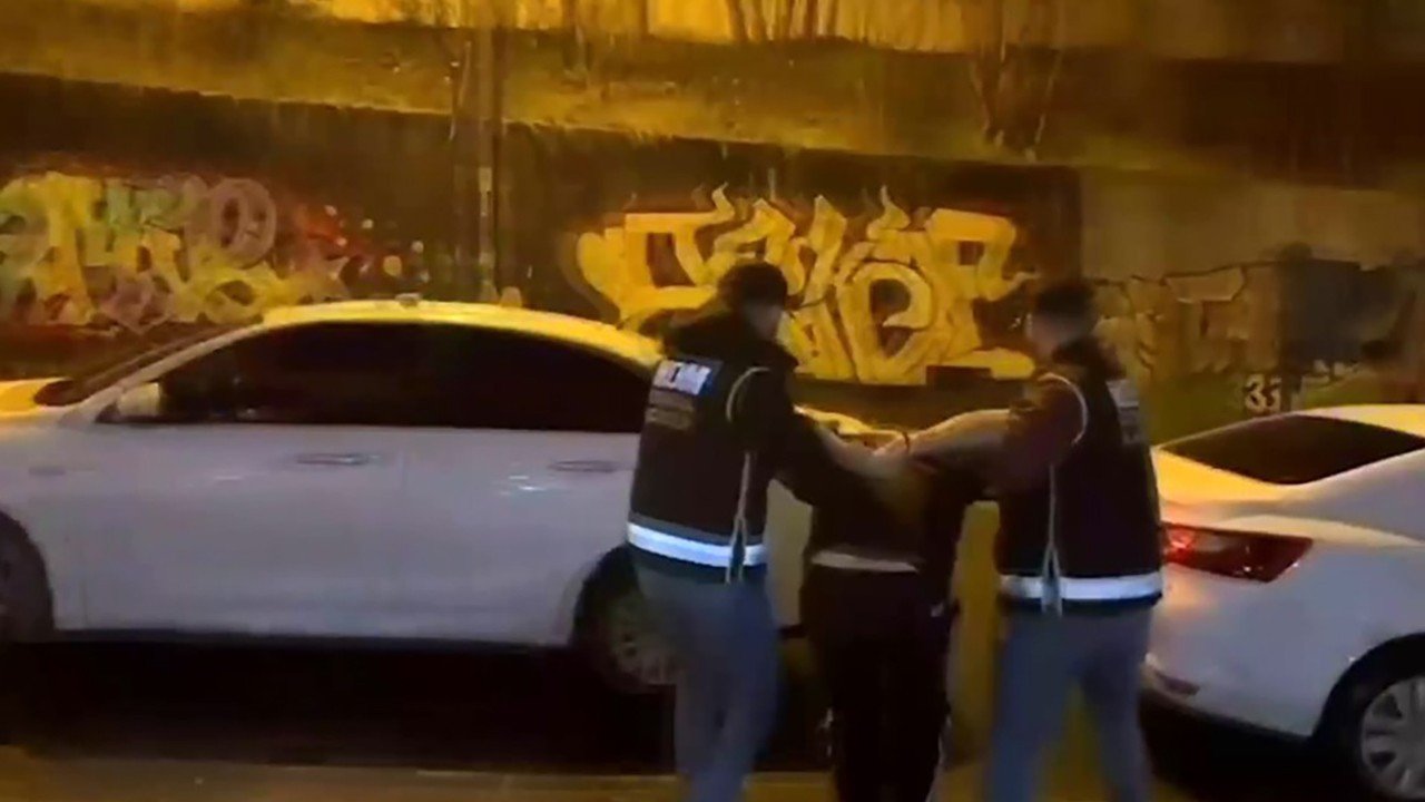 196-ulkede-kirmizi-bultenle-aranan-039altin-adam039-Istanbul039da-yakalandi-featured