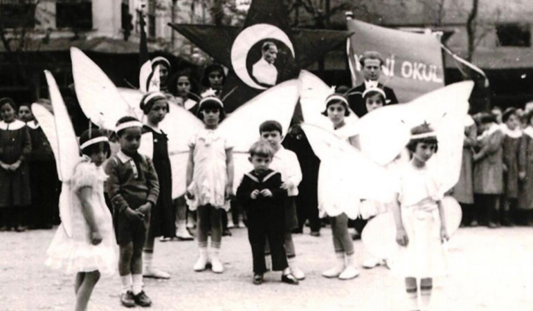 23-Nisan-mesajlari-En-guzel-anlamli-farkli-2026-Cocuk-Bayrami-mesajlari-featured