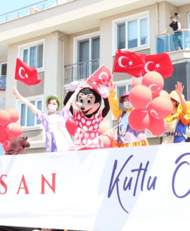 23-Nisan-resmi-tatil-mi-23-Nisan039da-okul-var-mi-featured