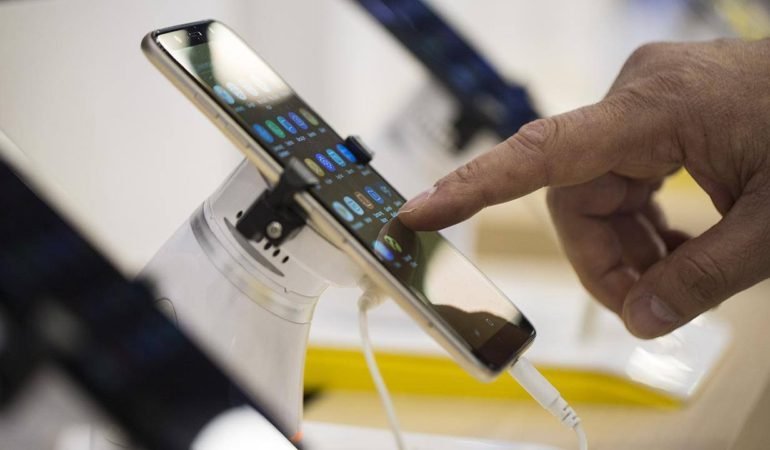 AB039den-teknoloji-devlerine-039pil-omru039-darbesi-Akilli-telefonlara-yeni-standartlar-geliyor-featured-1