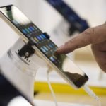 AB039den-teknoloji-devlerine-039pil-omru039-darbesi-Akilli-telefonlara-yeni-standartlar-geliyor-featured